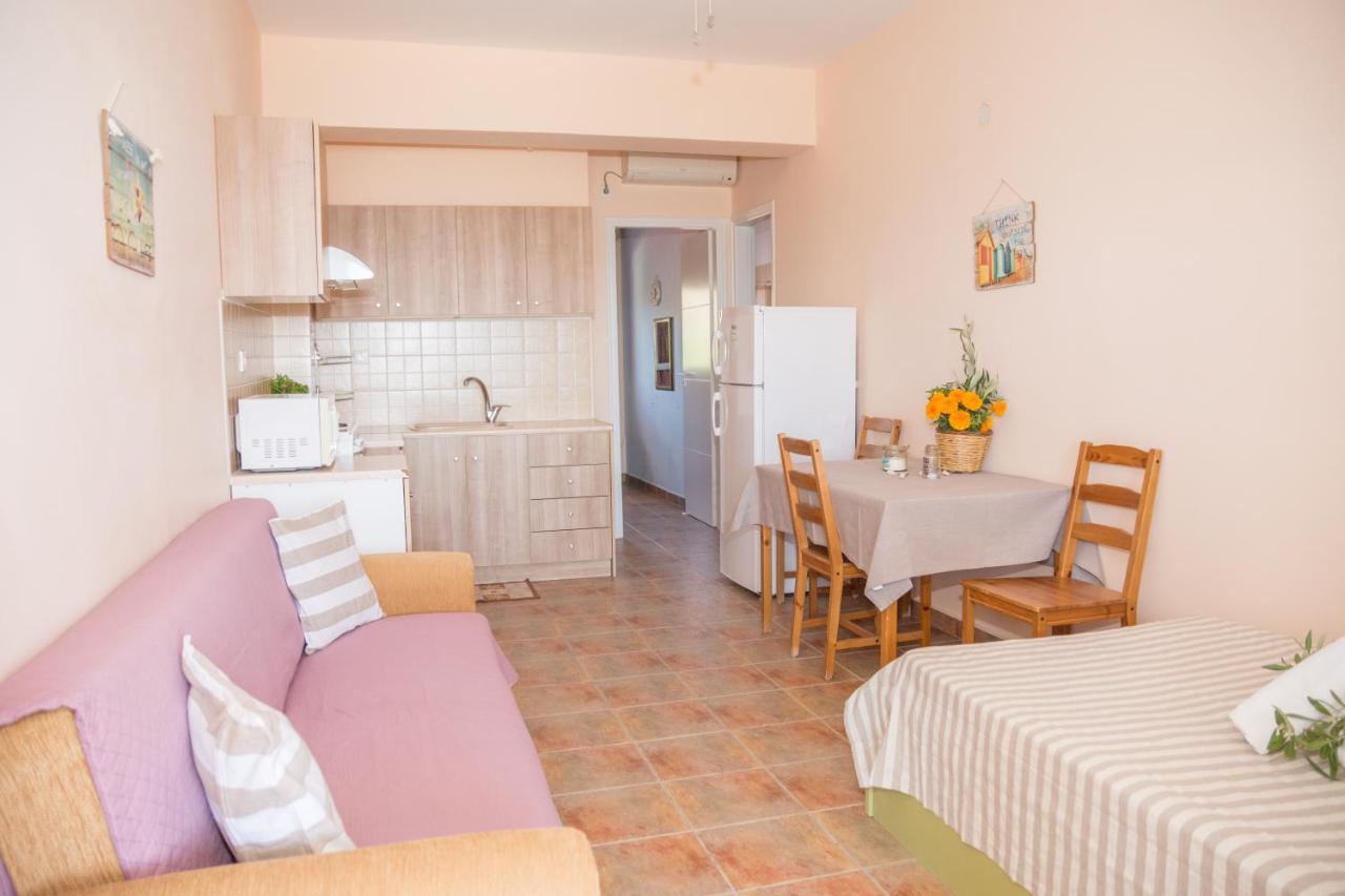 Ktima Develekou Apartment Pigadhia  Ngoại thất bức ảnh